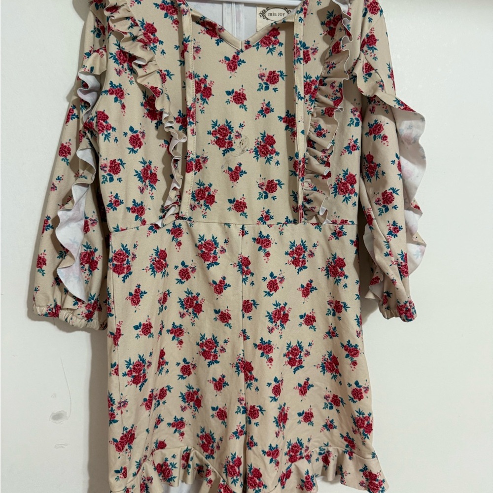 Joyfolie Cream Floral Ruffle Blouse